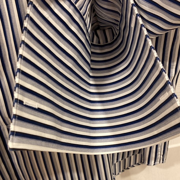 Canali dress shirt with French cuffs. Size 17 1/2 (44). Made in Italy. - Picture 5 of 7